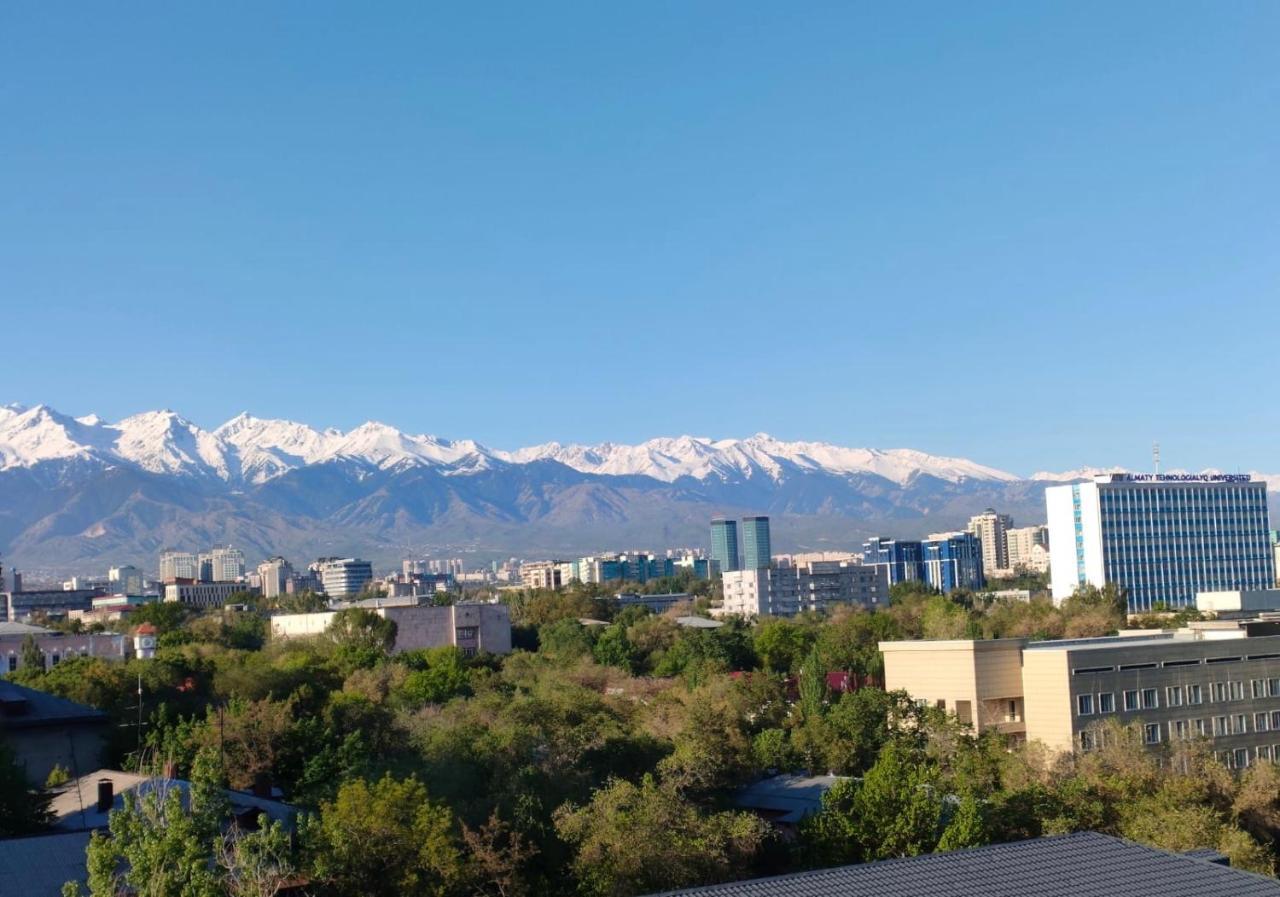 Apartment студия в центре города, в «золотом квадрате» Almaty
