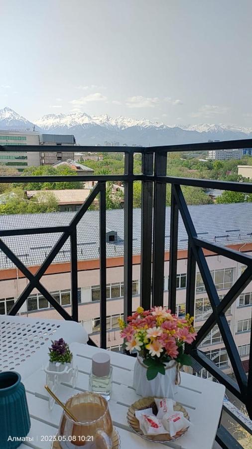 Apartment студия в центре города, в «золотом квадрате» Almaty