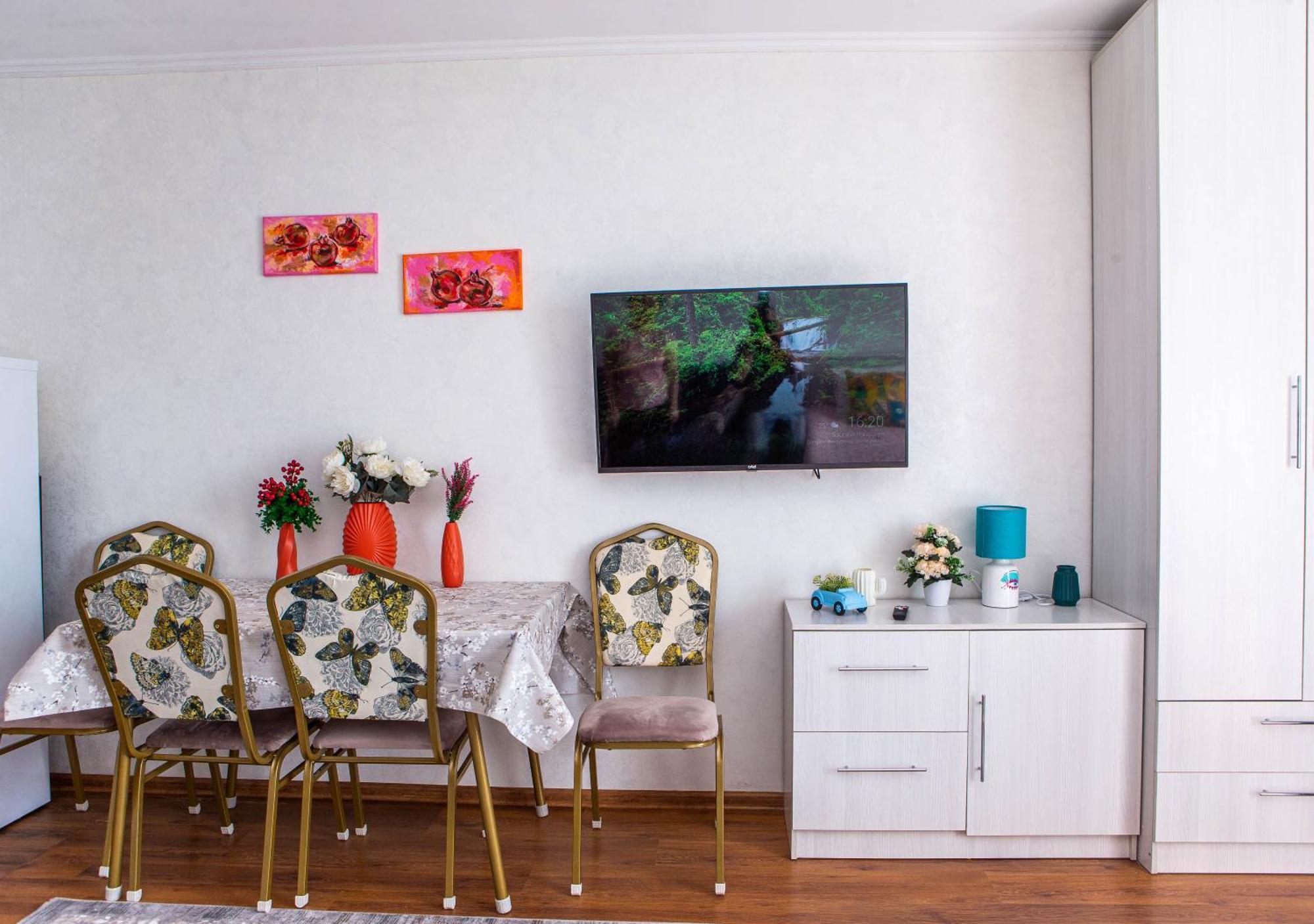 Apartment студия в центре города, в «золотом квадрате» Almaty
